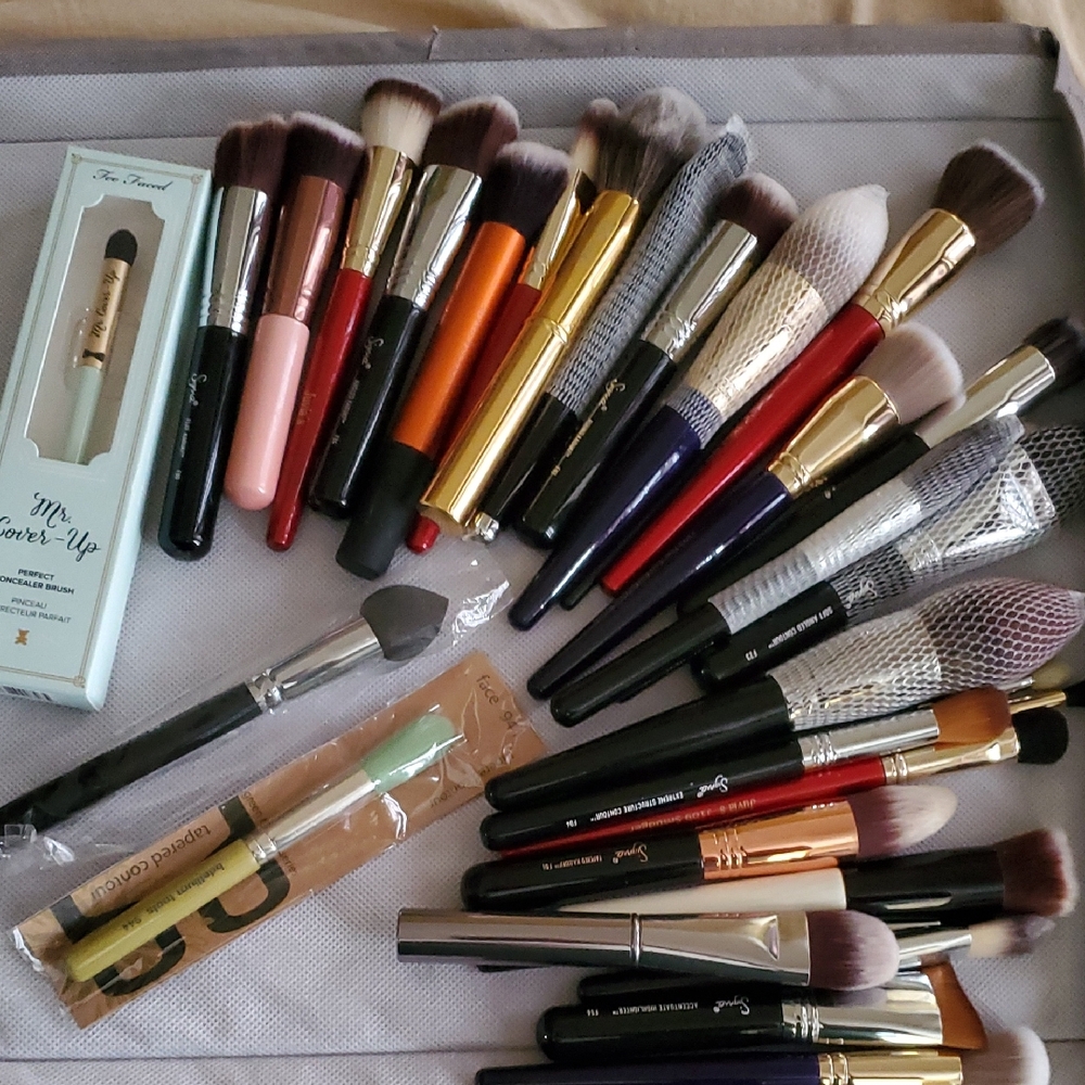 Assorted Makeup Brush Set